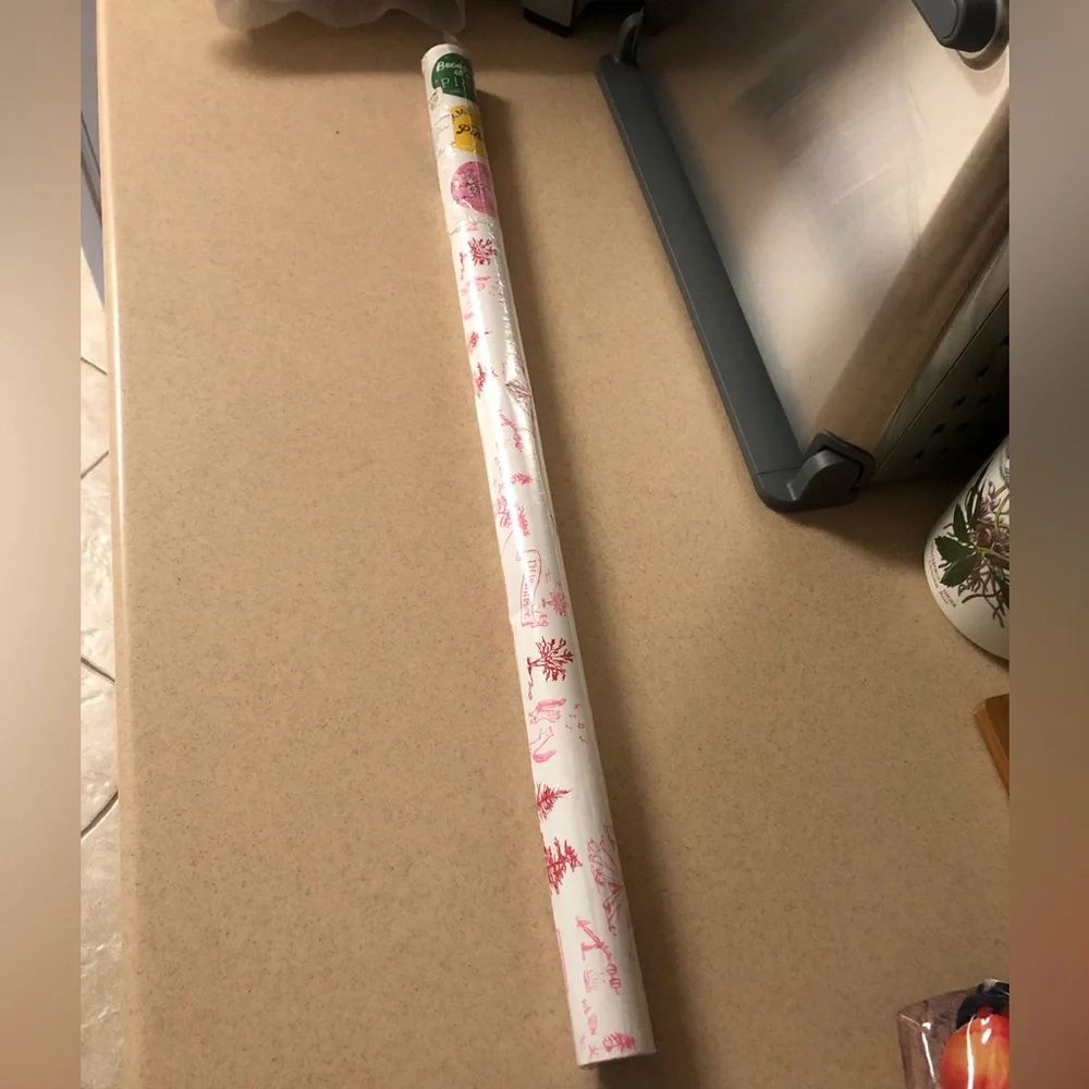NWT Vintage Victoria’s Secret Pink Roll Wrapping Paper Christmas Birthday